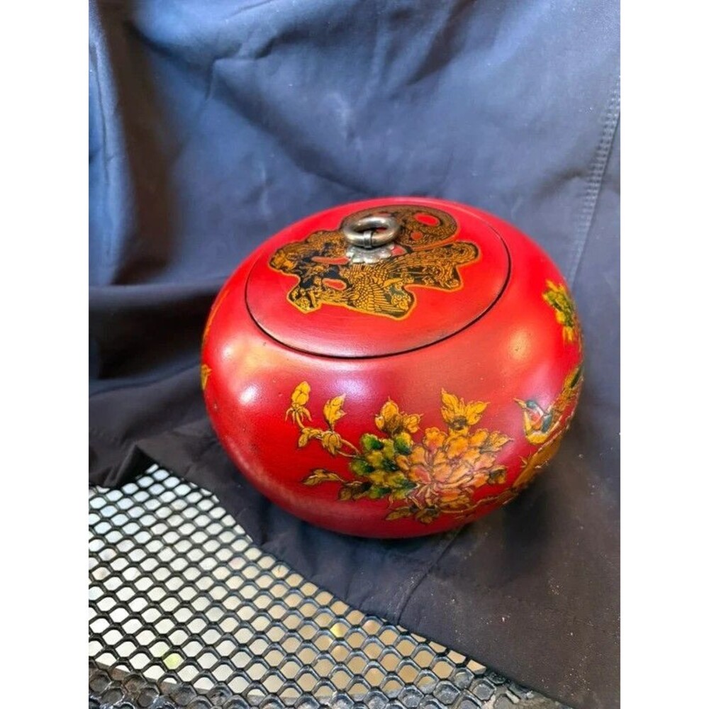 vintage Chinese red lacquer round trinket box features hand-painted gold floral